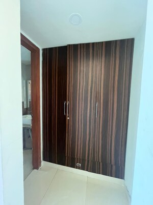 Furnished Amenities in 3 BHK Builder Floor at Sushant Lok I – for Rent