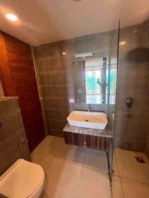 Furnished Amenities in 3 BHK Builder Floor at Sushant Lok I – for Rent