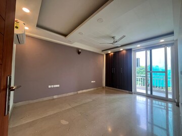 Room in 3 BHK Builder Floor at Sushant Lok I – for Rent
