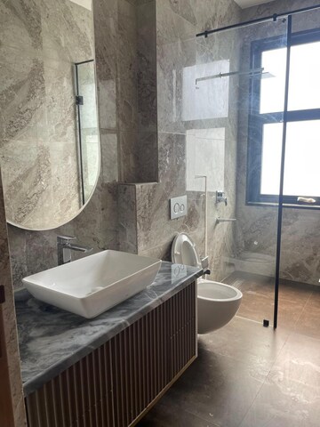 Bathroom in 4 BHK Builder Floor at Dlf Phase ii – for Rent