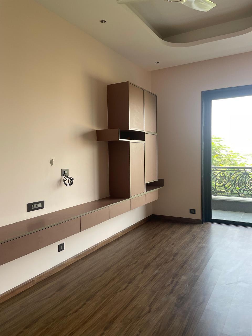4 BHK + Extra Room Builder Floor For Rent in DLF Phase II
