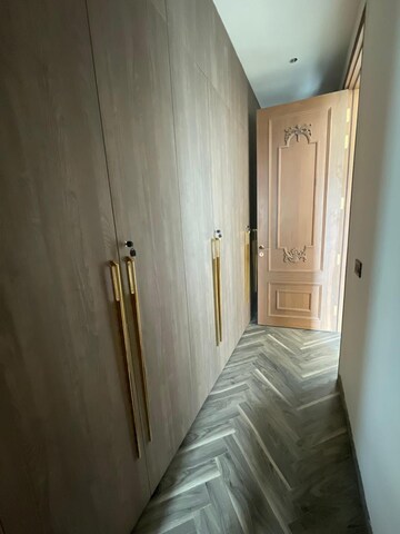 Bathroom in 4 BHK Builder Floor at Dlf Phase ii – for Rent