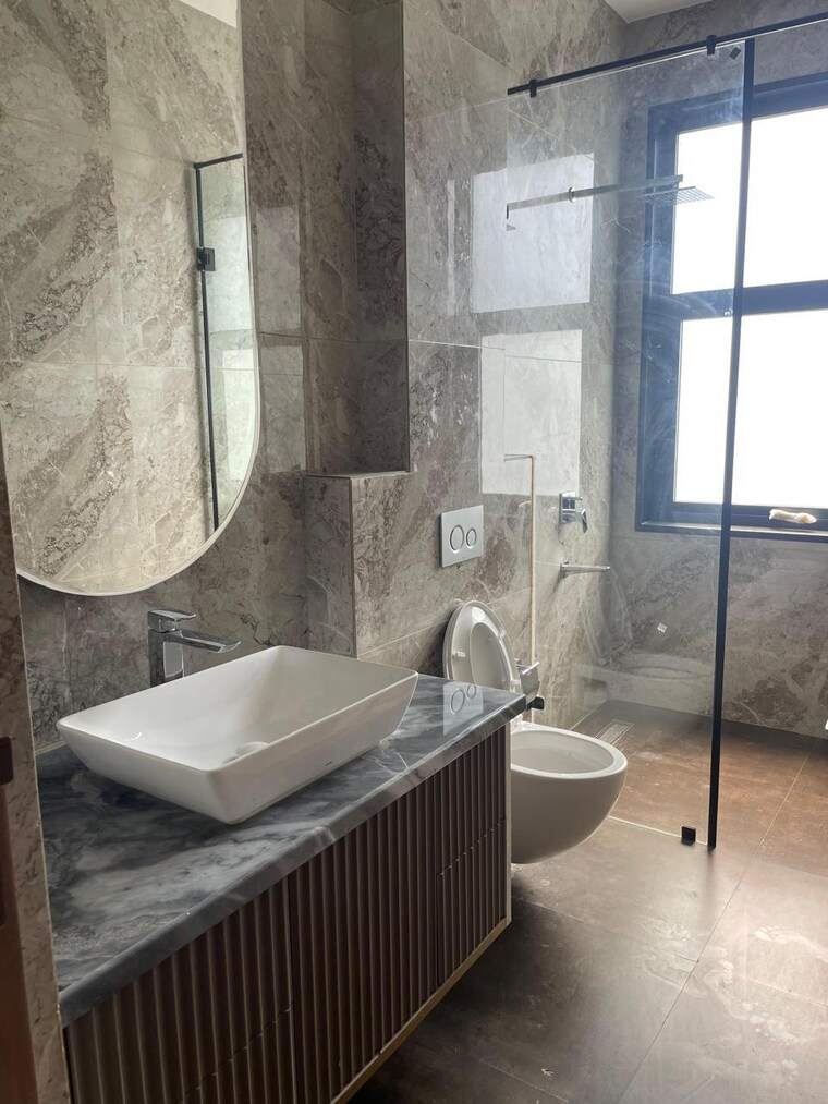 Bathroom, sushant lok i 3.5 Bedroom 3200 Sq.Ft. Builder Floor In Sushant Lok I Gurgaon 9217485