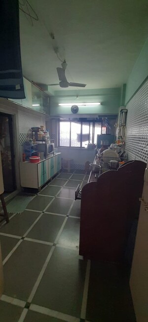 Team Area in 1 BHK Apartment at Laxmi Nivas, Thane East – for Sale