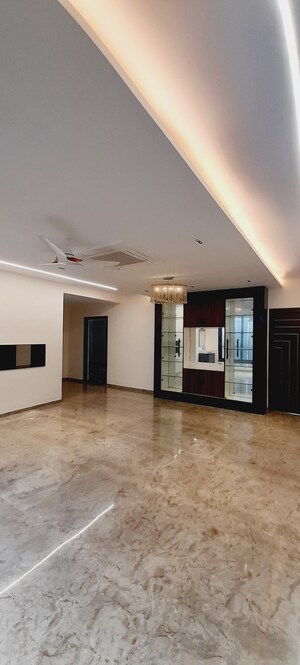 Furnished Amenities in 4 BHK Apartment at Grand View Jubilee Hills, Jubilee Hills – for Rent