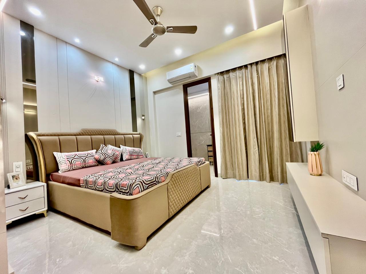 Resale 3 Bedroom 150 Sq.Yd. Builder Floor in High Ground Zirakpur - 9217542