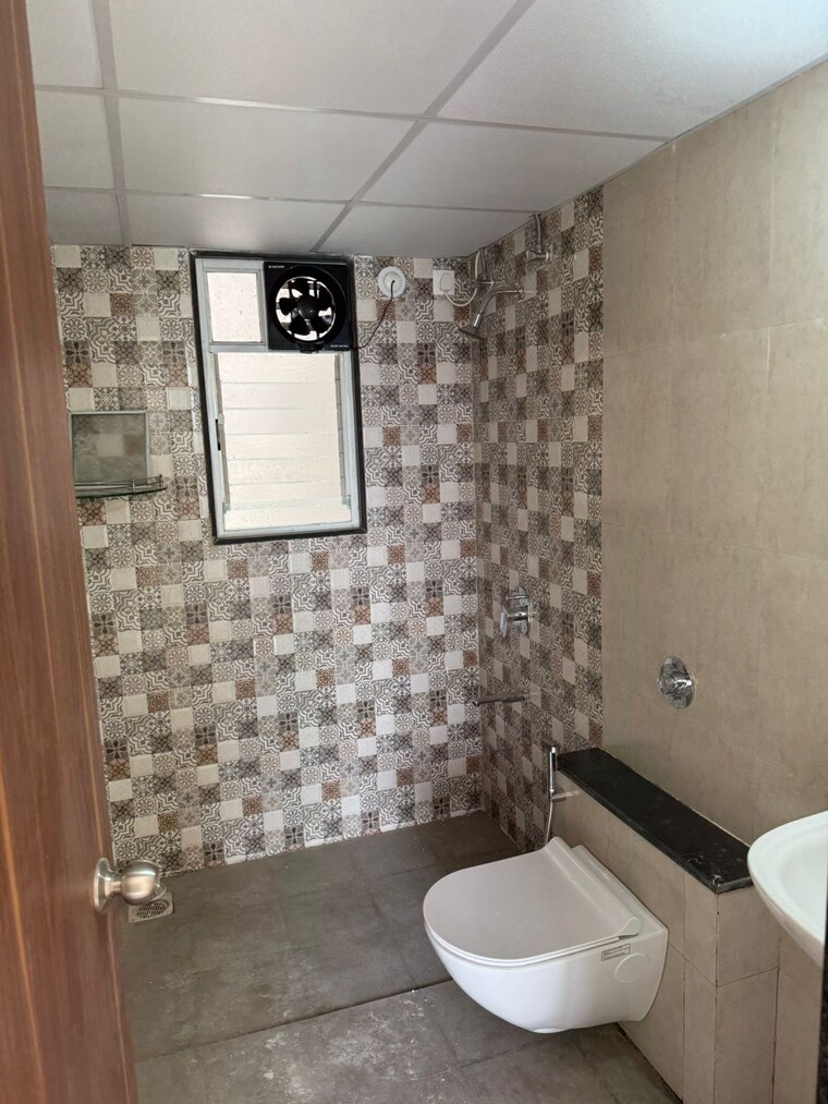 Bathroom, mantra-monarch 2 Bedroom 685 Sq.Ft. Apartment In Balewadi Pune 9217545