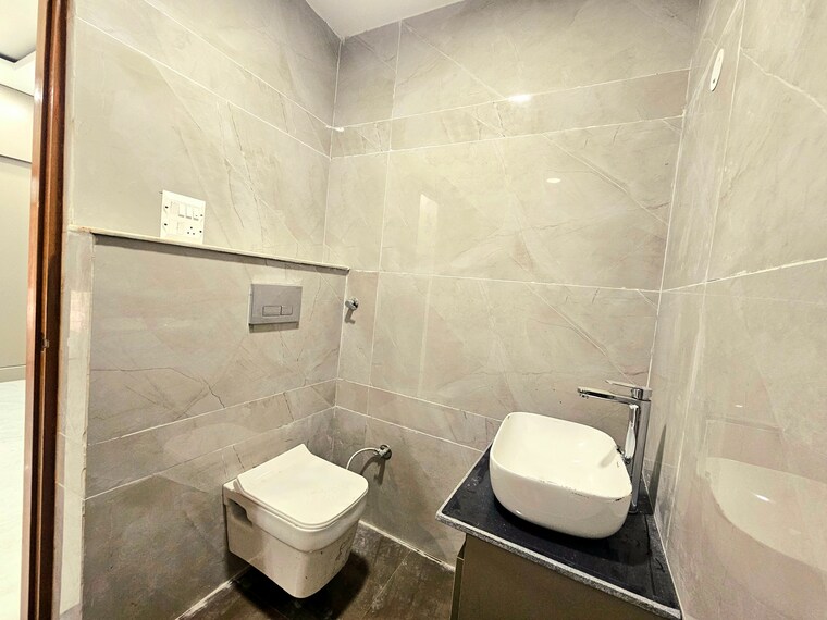 Bathroom, high ground 3 Bedroom 110 Sq.Yd. Builder Floor In High Ground Zirakpur 9217546
