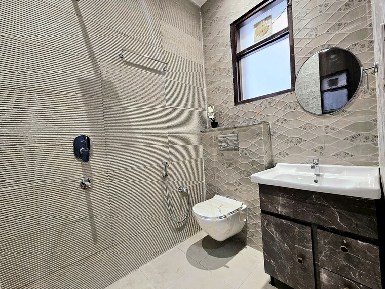 Bathroom, ramgarh bhudda 3 Bedroom 1550 Sq.Ft. Builder Floor In Ramgarh Bhudda Zirakpur 9217557