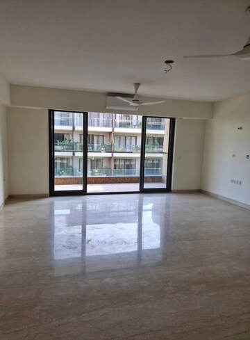 Room in 4 BHK Builder Floor at Adani Samsara, Sector 60 – for Sale
