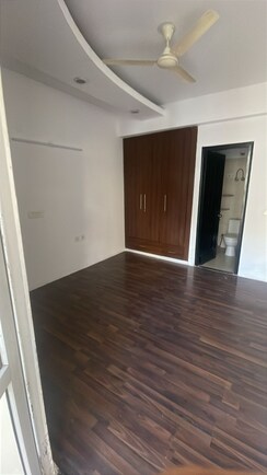 2 BHK Apartment For Sale in Gaur City 2 - 14th Avenue