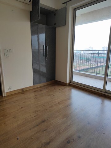 2 BHK Apartment For Rent in MRG The Balcony, Sector 93
