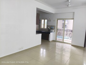 Room in 3 BHK Apartment at Gaursons Ska Green Mansion, Sector 12 Greater Noida – for Sale