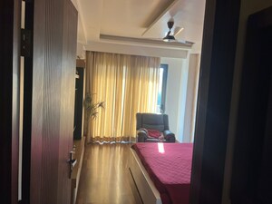 Bedroom in 3 BHK Builder Floor at Sector 40 – for Rent