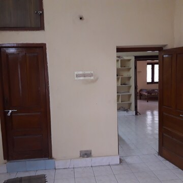 Room in 3 BHK Independent House at Santosh Nagar – for Rent