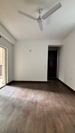 2 BHK Apartment For Sale in Spring Meadows
