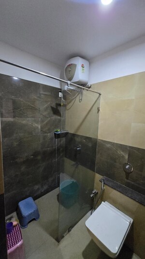 Furnished Amenities in 2 BHK Apartment at Naren Bliss Phase II, Hadapsar – for Rent
