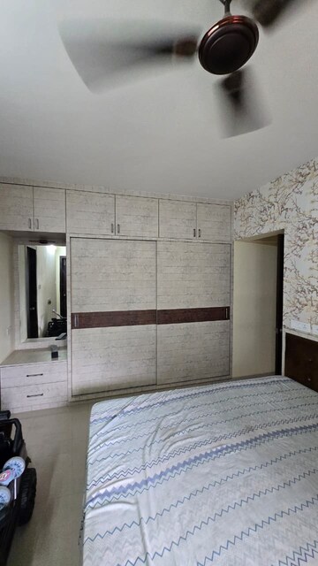 Room in 2 BHK Apartment at Naren Bliss Phase II, Hadapsar – for Rent