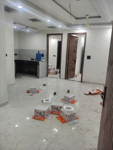 Parking in 3 BHK Builder Floor at Govindpuri – for Rent