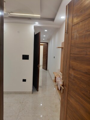 Building Lobby in 2 BHK Builder Floor at Govindpuri – for Rent