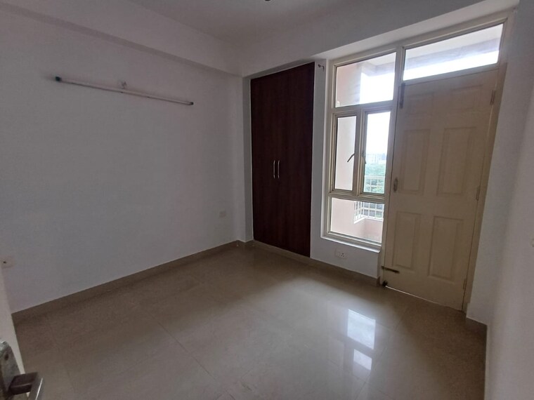 Room, paras-seasons 3 Bedroom 1165 Sq.Ft. Apartment In Sector 168 Noida 9217672