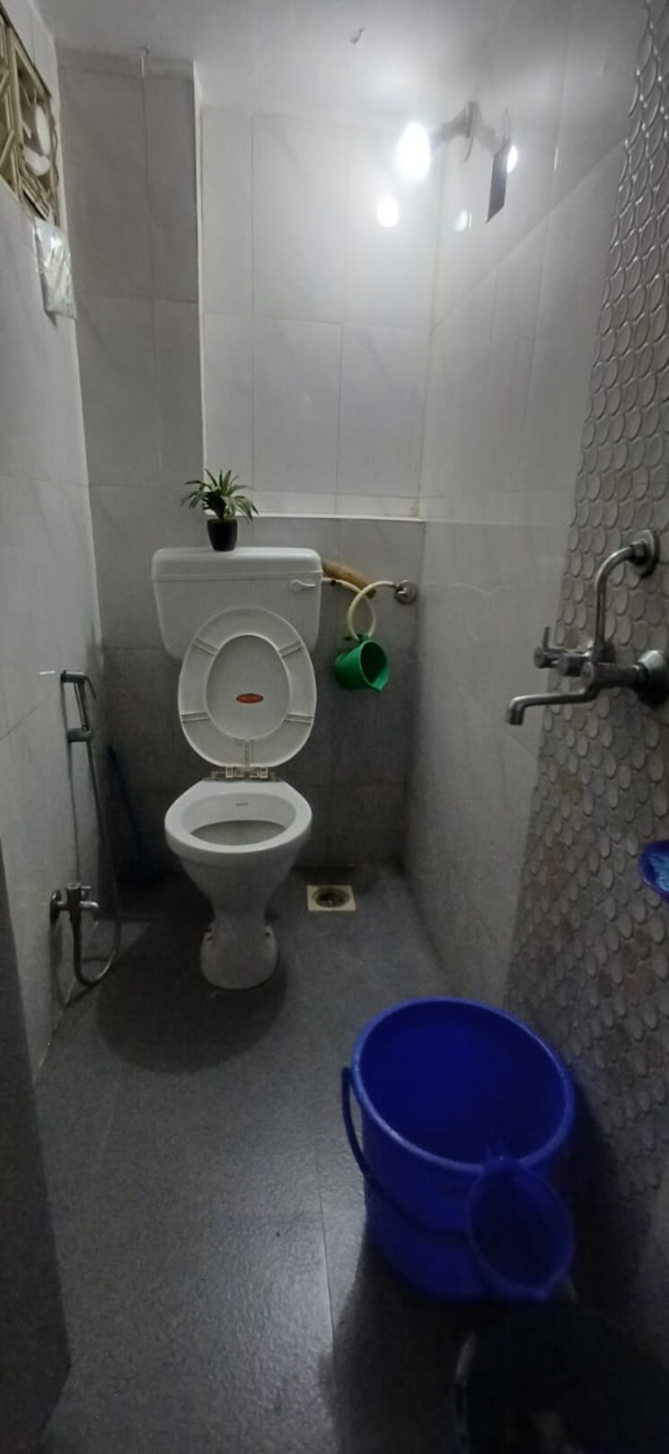 Bathroom, koregaon park 2 Bedroom 1000 Sq.Ft. Apartment In Koregaon Park Pune 9217681