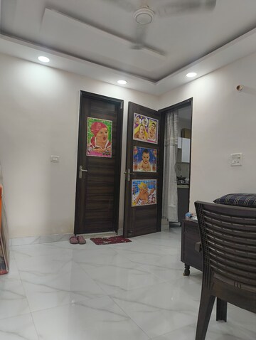 Bedroom in 3 BHK Builder Floor at Govindpuri – for Rent
