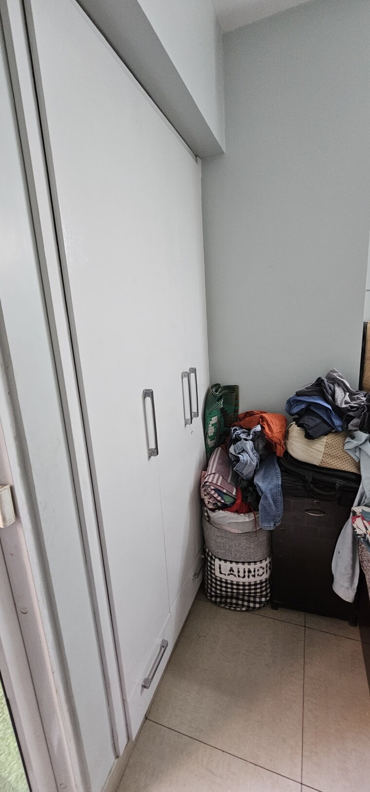 Team Area, paras-tierea 2.5 Bedroom 1070 Sq.Ft. Apartment In Sector 137 Noida 9217745