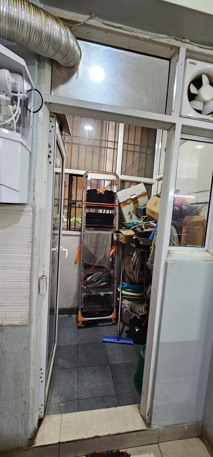 Balcony, paras-tierea 2.5 Bedroom 1070 Sq.Ft. Apartment In Sector 137 Noida 9217745