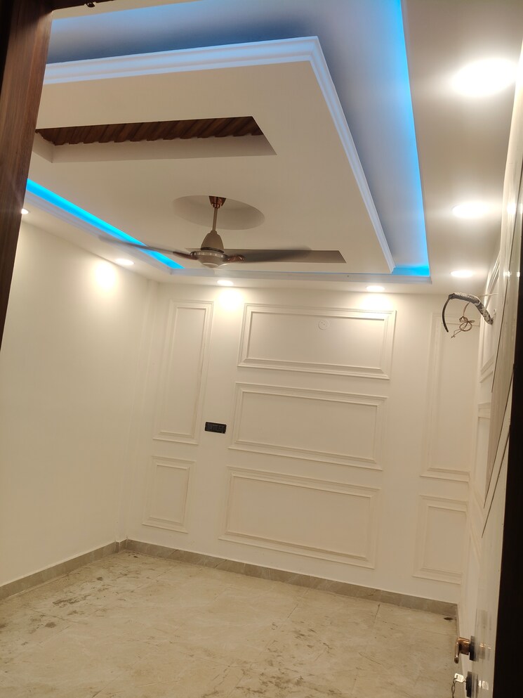 Room, govindpuri 3 Bedroom 900 Sq.Ft. Builder Floor In Govindpuri Delhi 9217794