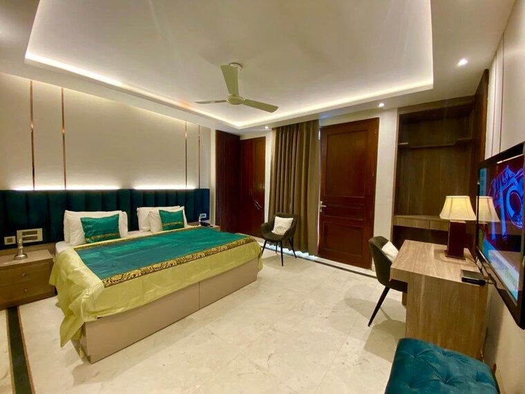 Bedroom, defence colony 3 Bedroom 2000 Sq.Ft. Builder Floor In Defence Colony Delhi 9217795