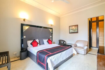 Bedroom in 3 BHK Builder Floor at Defence Colony – for Rent