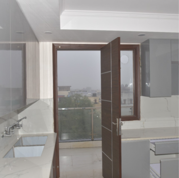 Building Lobby in 3 BHK Builder Floor at Sector 21 – for Rent