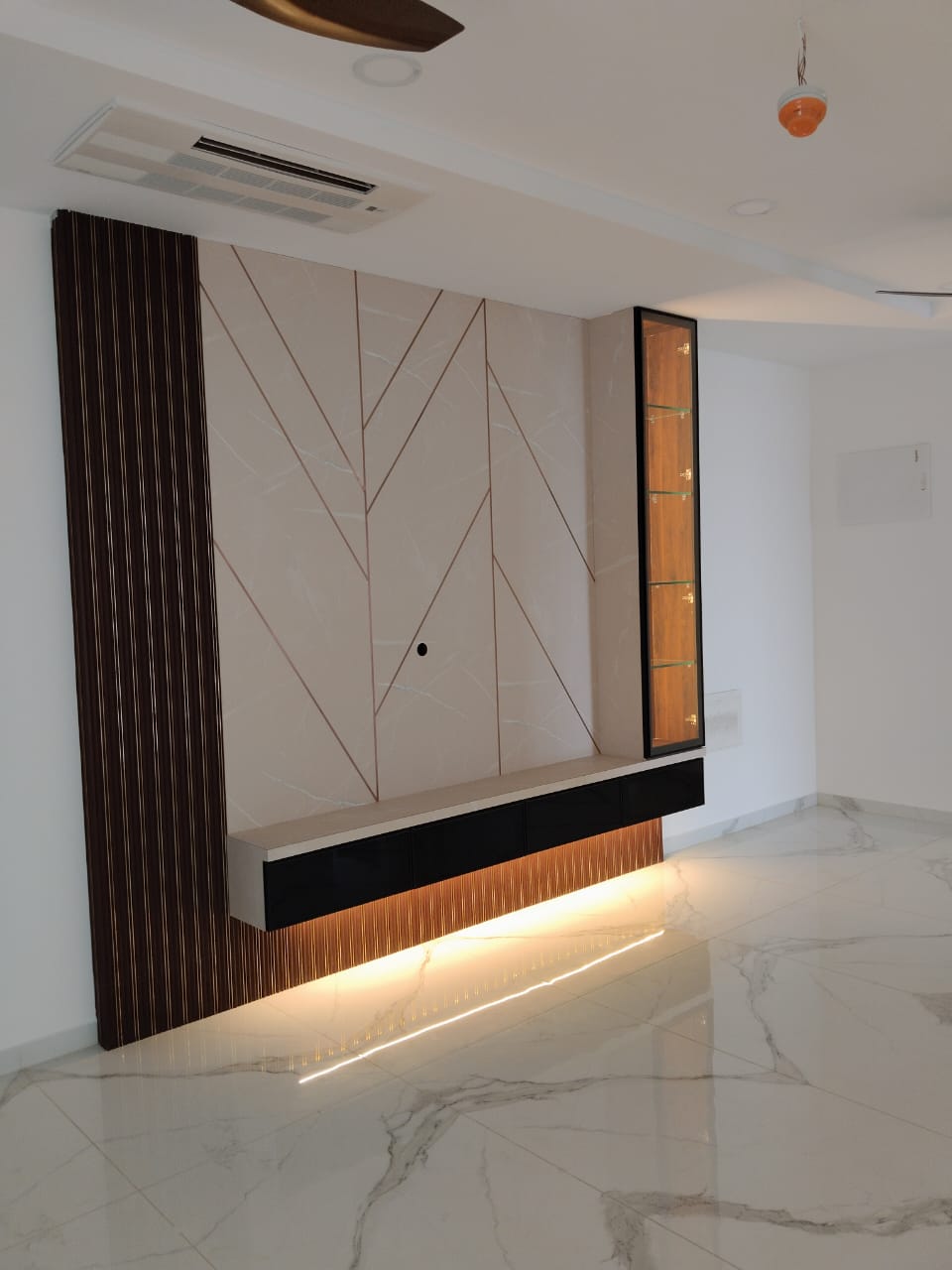 4 BHK + Pooja Room Apartment For Rent in DSR The Classe