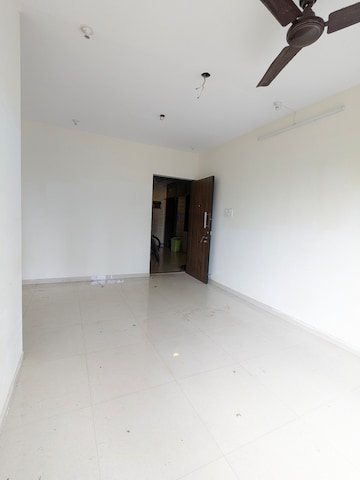 Room in 1 BHK Apartment at Parinee Essence, Kandivali West – for Rent