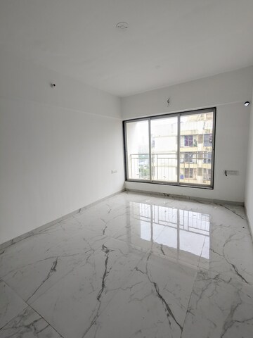 Room in 1 BHK Apartment at Dharti Pressidio, Kandivali West – for Rent