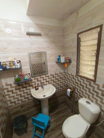 Bathroom in 3 BHK Apartment at Defence Colony – for Rent