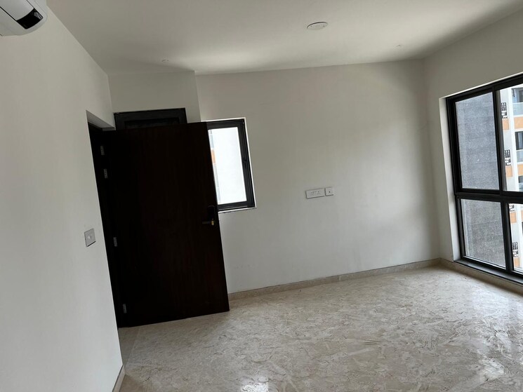 Room, birla-navya 3 Bedroom 350 Sq.Yd. Builder Floor In Sector 63a Gurgaon 9217987