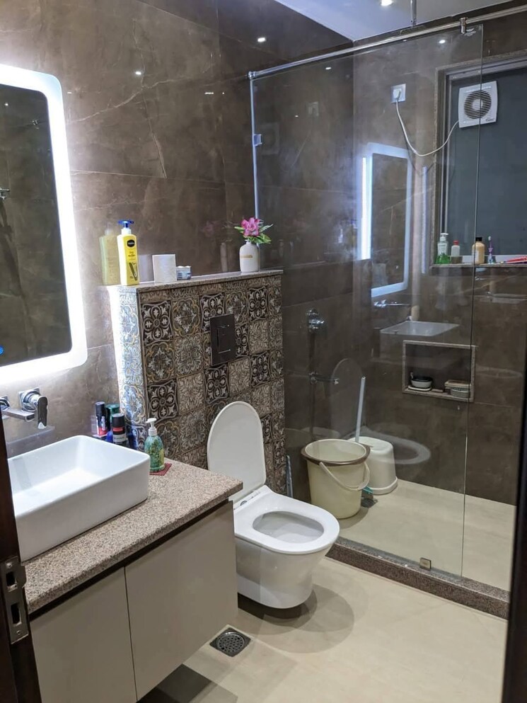Bathroom, central-park-ii-bellevue 3 Bedroom 2550 Sq.Ft. Apartment In Sector 48 Gurgaon 9218002