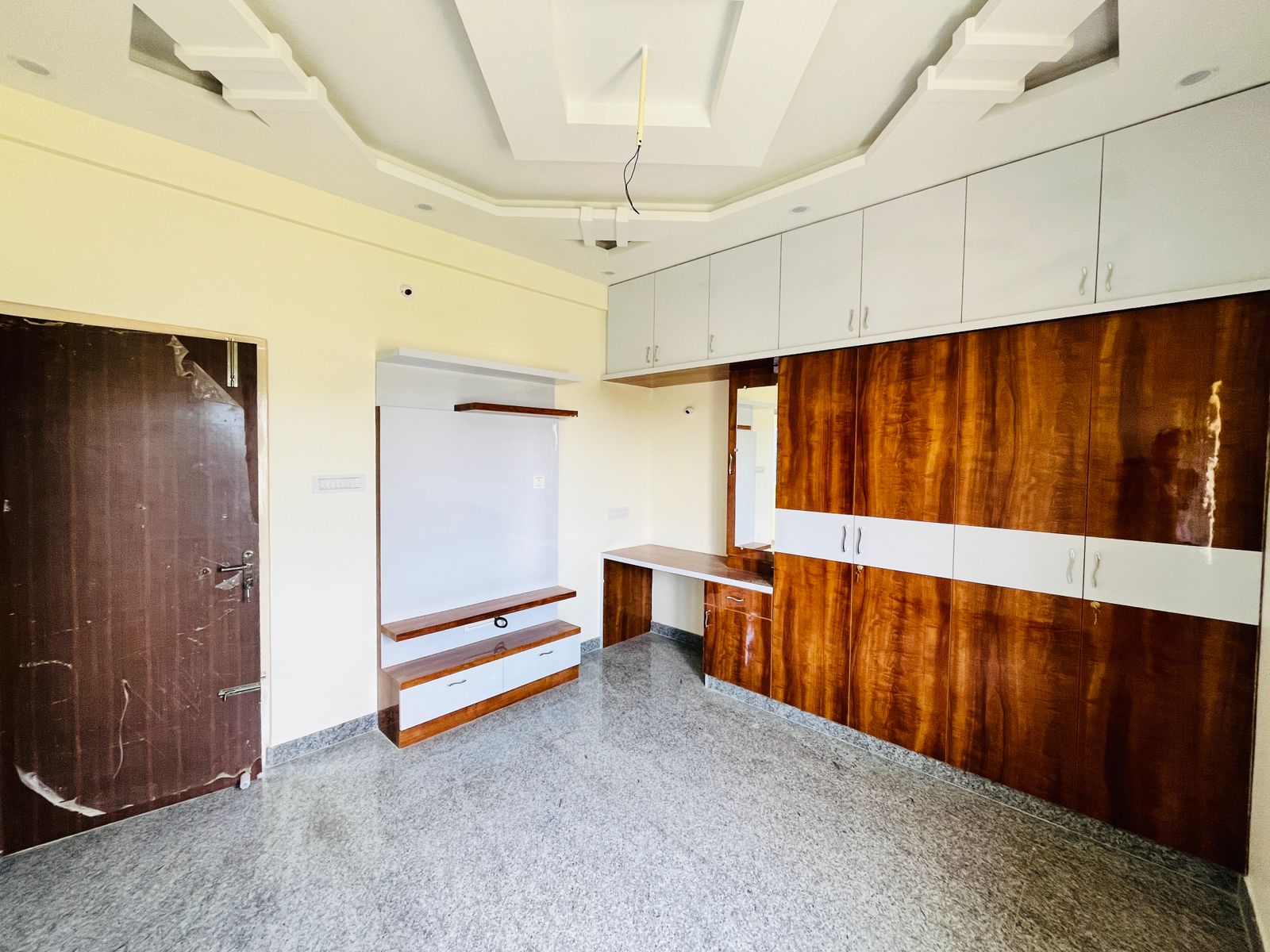 4 BHK + Pooja Room Villa For Sale in North Bangalore