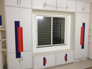 Master Bedroom in 2 BHK Apartment at Kumar Parisar, Kothrud – for Rent