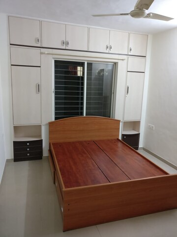 Master Bedroom in 2 BHK Apartment at Kumar Parisar, Kothrud – for Rent