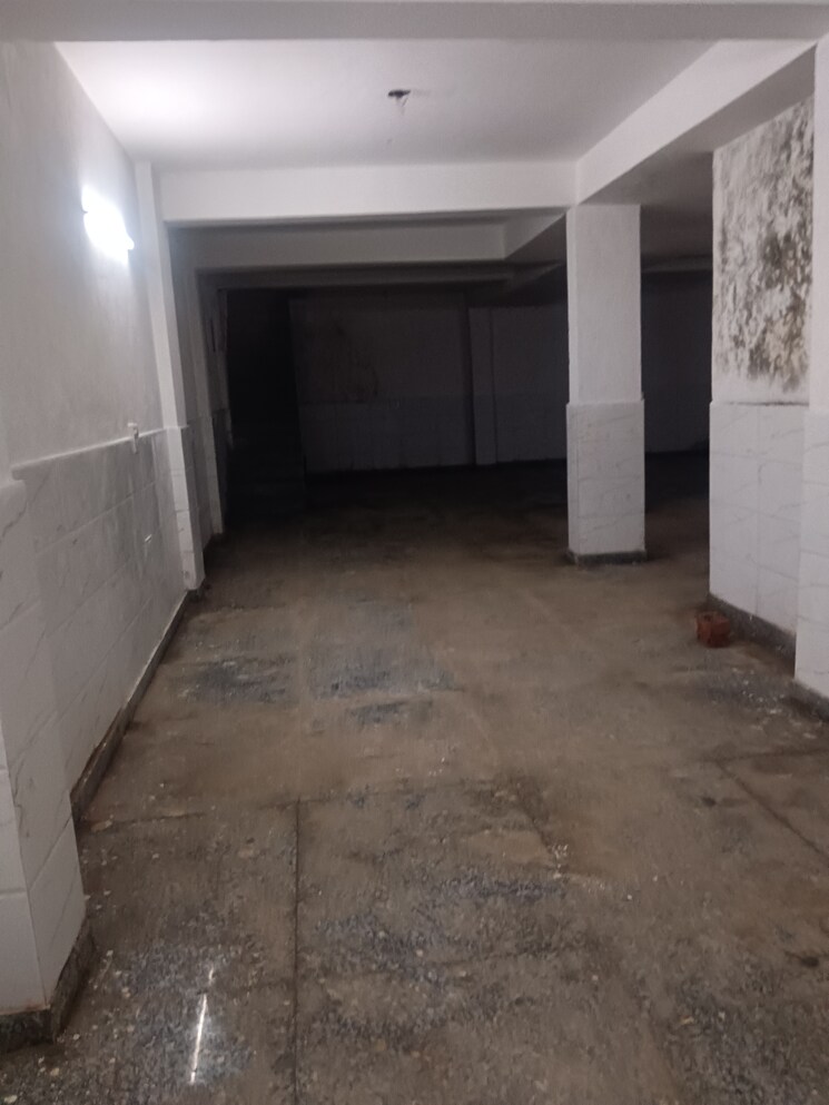  Parking, panchsheel vihar Commercial Office Space 1800 Sq.Ft. In Panchsheel Vihar Delhi 9218058