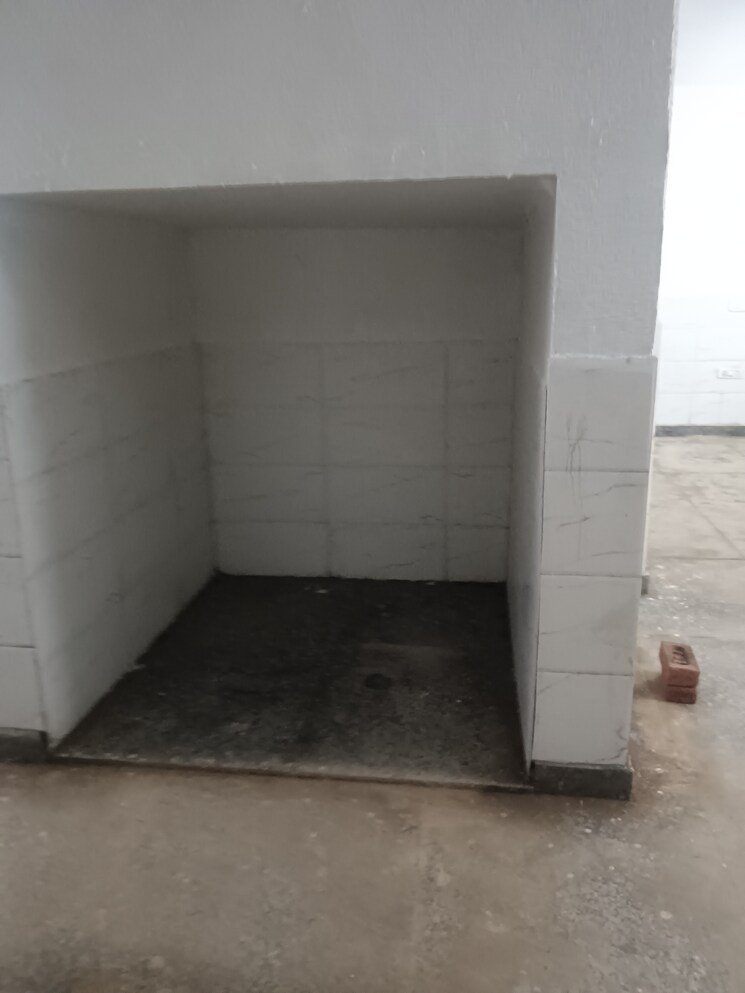 Room, panchsheel vihar Commercial Office Space 1800 Sq.Ft. In Panchsheel Vihar Delhi 9218058