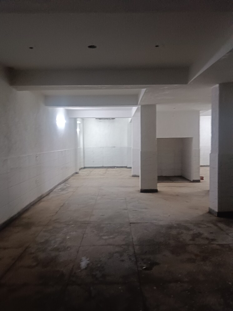 Room, panchsheel vihar Commercial Office Space 1800 Sq.Ft. In Panchsheel Vihar Delhi 9218058