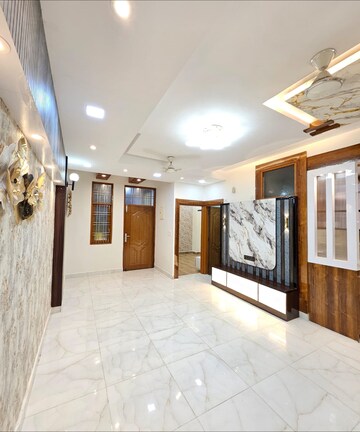 Room in 4 BHK Builder Floor at Tri Nagar – for Sale