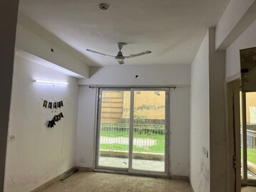 Room in 3 BHK Apartment at Supertech Czar Suites, Omicron I Greater Noida – for Sale
