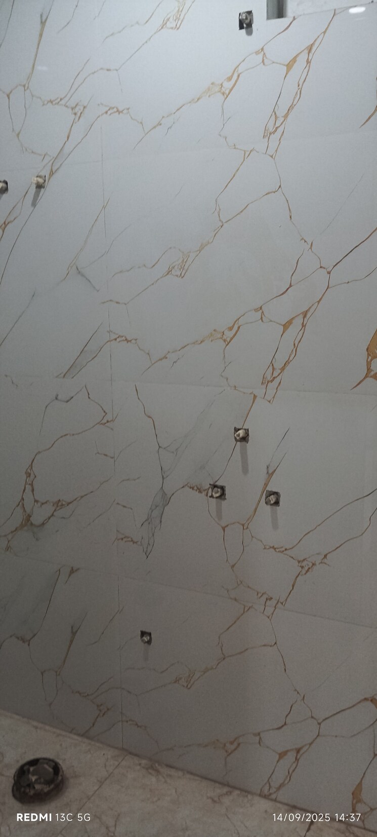 Bathroom, shalimar garden 3.5 Bedroom 1600 Sq.Ft. Builder Floor In Shalimar Garden Ghaziabad 9218070