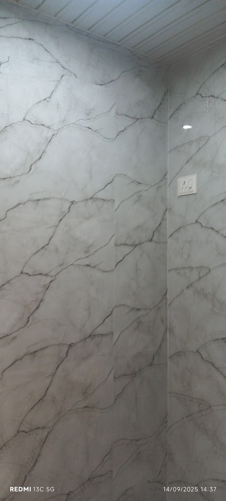 Bathroom, shalimar garden 3.5 Bedroom 1600 Sq.Ft. Builder Floor In Shalimar Garden Ghaziabad 9218070