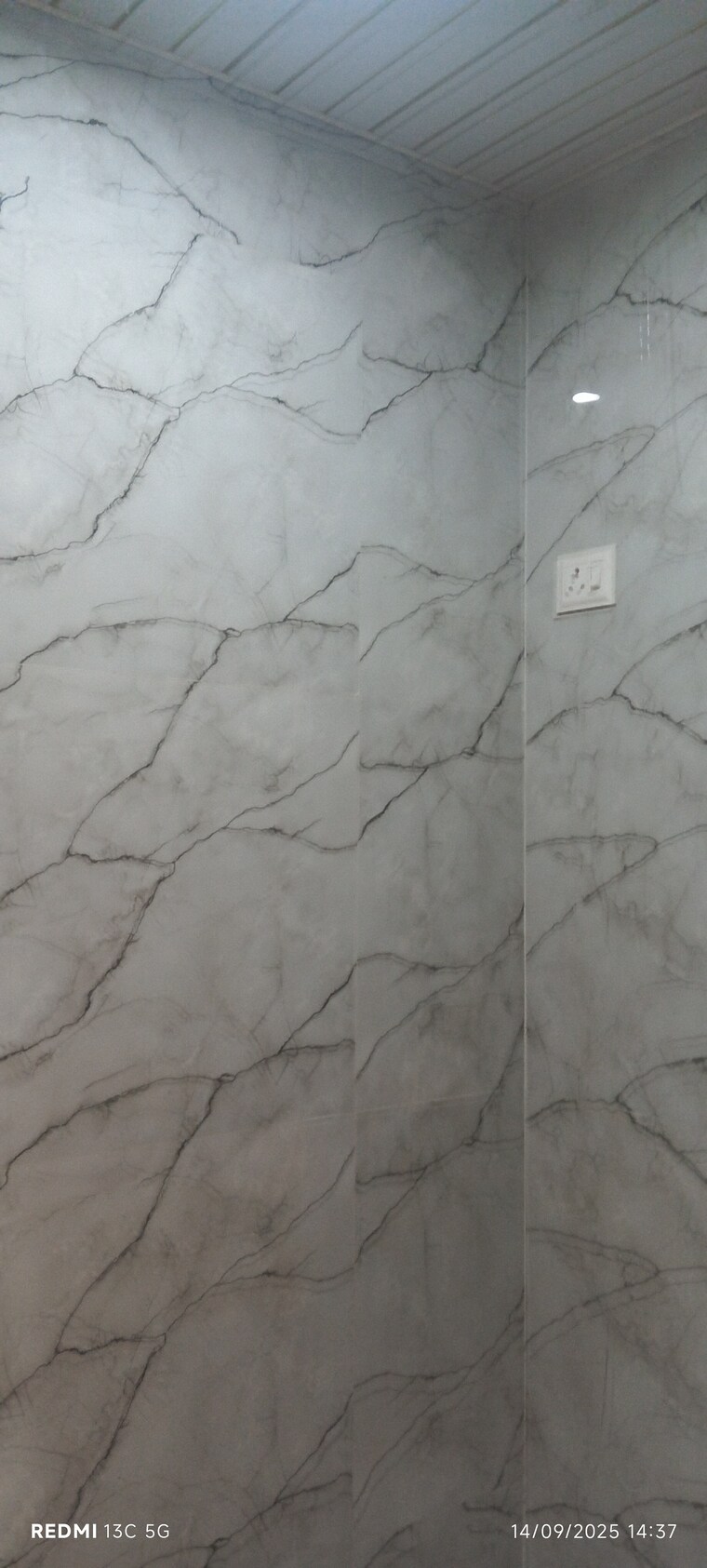 Bathroom, shalimar garden 3.5 Bedroom 1600 Sq.Ft. Builder Floor In Shalimar Garden Ghaziabad 9218070